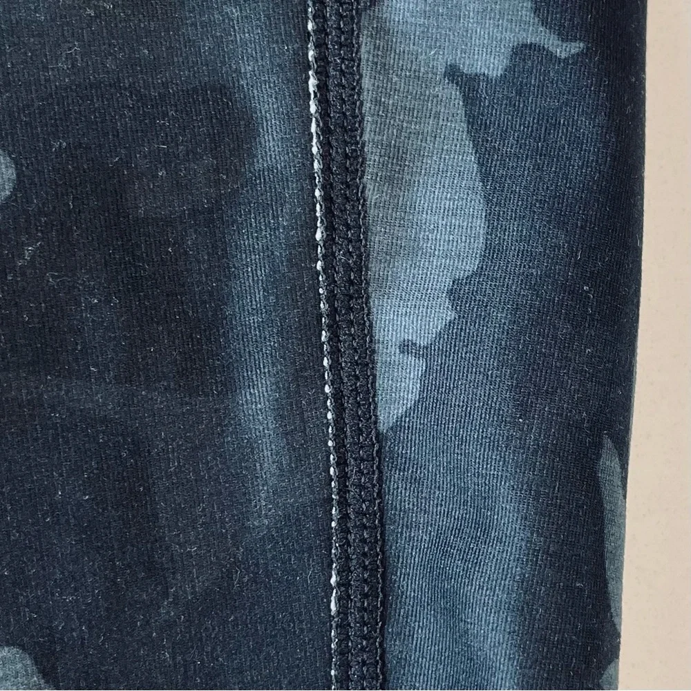 Prana Black and Gray Camouflage Leggings Size Small